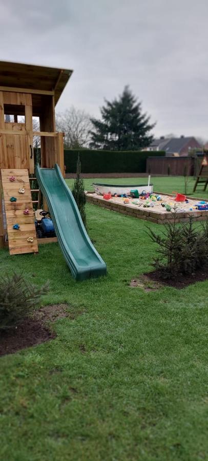 Urlaub Machen Direkt Am Irland Das Kinderparadies In Twisteden Im Grossen Garten Bei Privatleute Fur Maximal Sechs Personen Kevelaer Exteriér fotografie